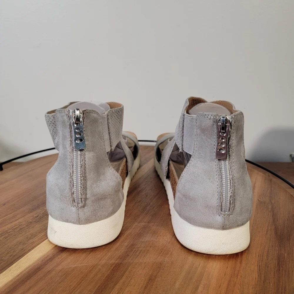 ND New Directions Irlena Platforms Gray Faux Suede Sandals Size 10